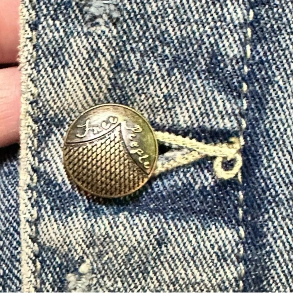 Free People Distressed Blue Denim Jacket M - Picture 6 of 13